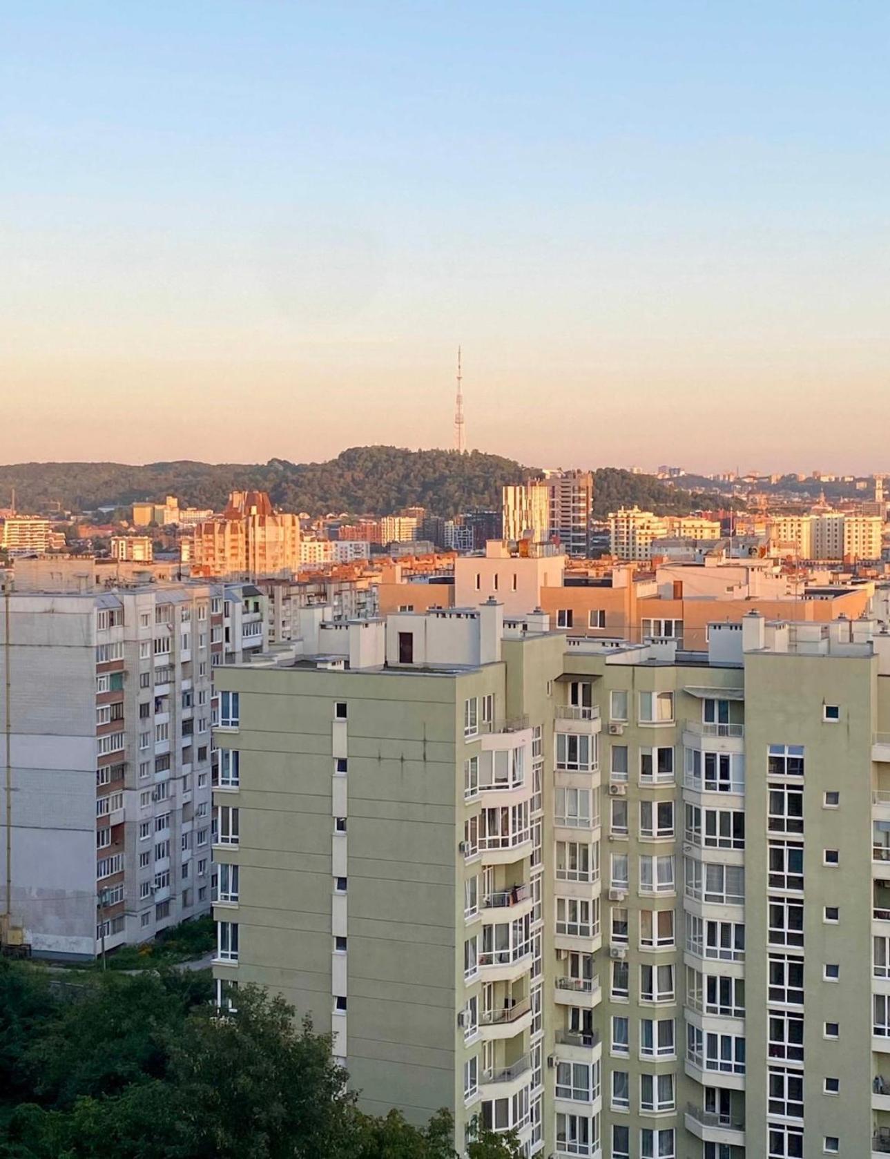 Апартаменти З Виглядом На Місто Lviv Buitenkant foto